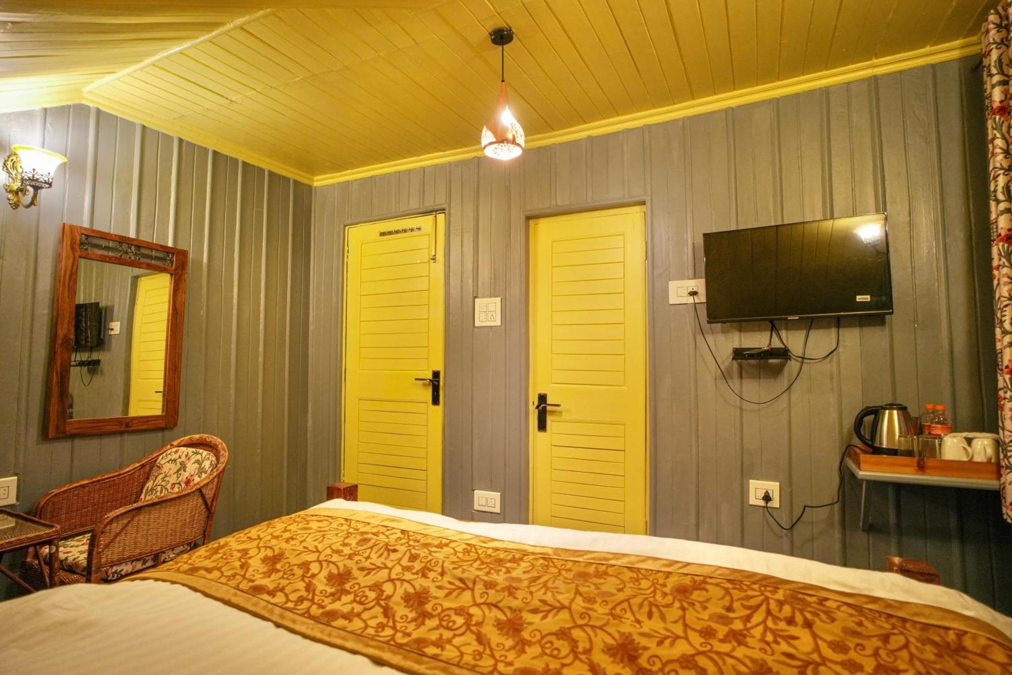 Hotel Little Silver Pahalgam Exterior photo